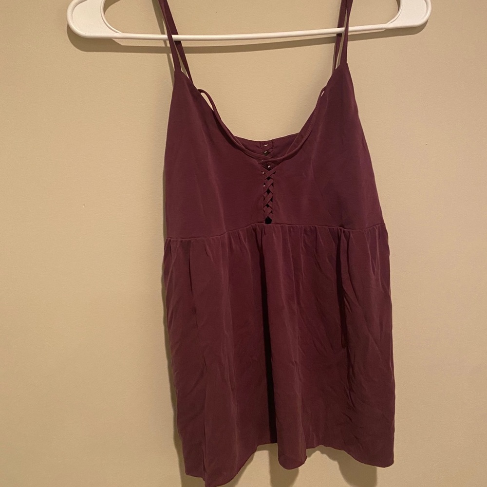 maroon tank top